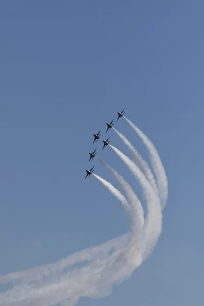 USAF Thunderbirds utför antenn stunts — Stockfoto