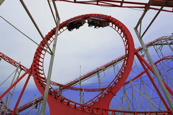 Paseo por el parque de atracciones —  Fotos de Stock