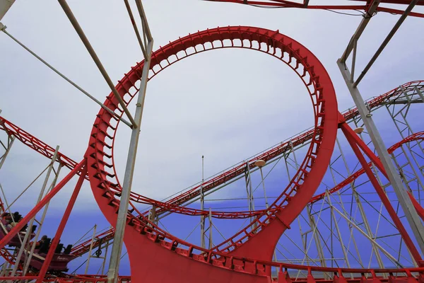 Paseo por el parque de atracciones —  Fotos de Stock