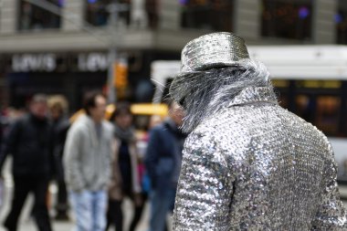 Kostümlü karakter sokak sanatçı