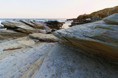 okyanus kayalık sahil