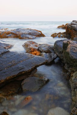 okyanus kayalık sahil