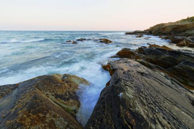 okyanus kayalık sahil
