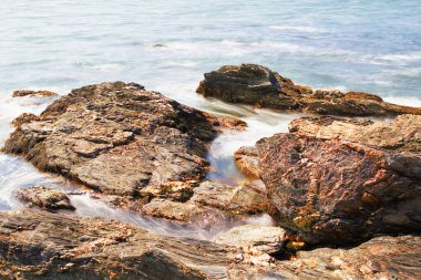 okyanus kayalık sahil