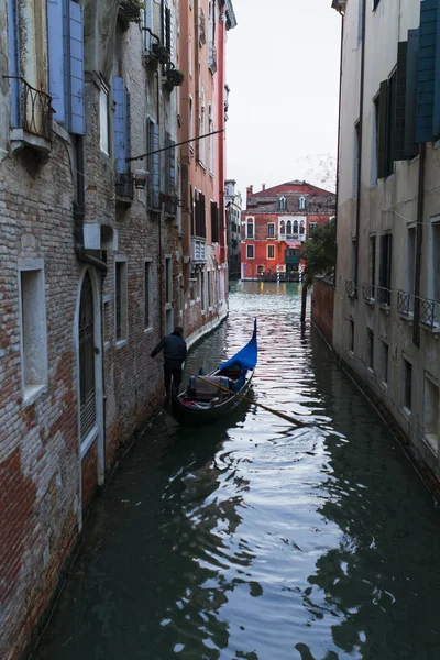 Vue sur la rue de Venise en Italie — Photo