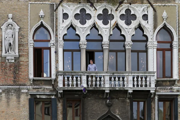 Vue sur la rue de Venise en Italie — Photo