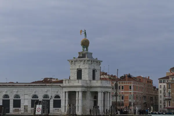 Gatan utsikt över Venedig i Italien — Stockfoto