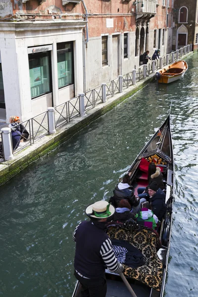 Vistas a la calle de Venecia en Italia — Foto de Stock