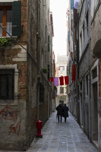 Straßenansichten von Venedig in Italien — Stockfoto
