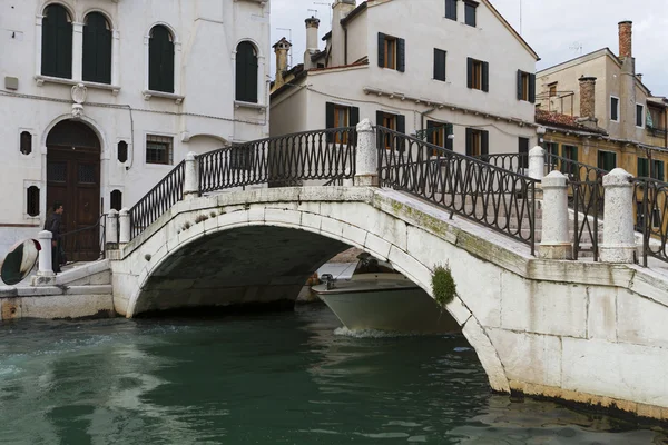 Vedere pe stradă a Veneției în Italia — Fotografie, imagine de stoc