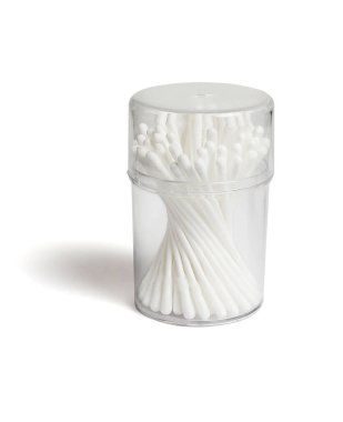 Beyaz Arkaplanda Plastik Kutuda Pamuk Tomurcuklar