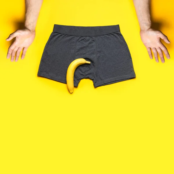 Творча Концепція Проблеми Чоловічої Потенції Сірі Трусики Свіжа Бананова Чоловіча — стокове фото