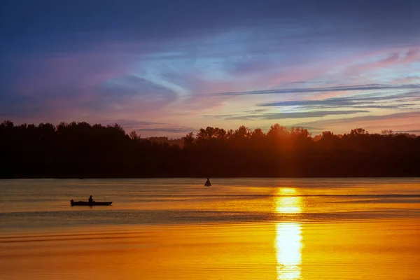 Západ slunce na řece Don v Rusku v červnu — Stock fotografie