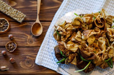 ıspanakla doldurulmuş gözleme.