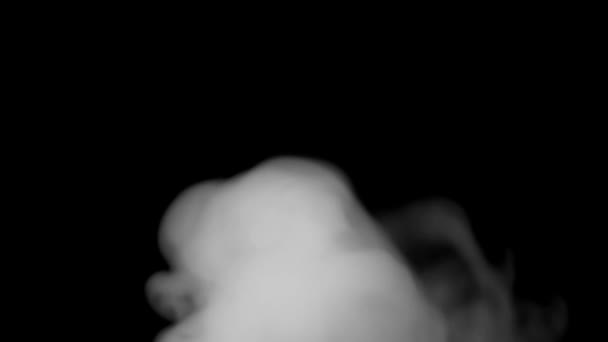 Filmmaterial weißer Dampf auf schwarz — Stockvideo
