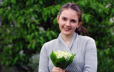 kadın lily vadi kokulu