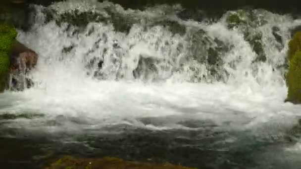 Footage source of water in the mountain. 4K — Stock Video