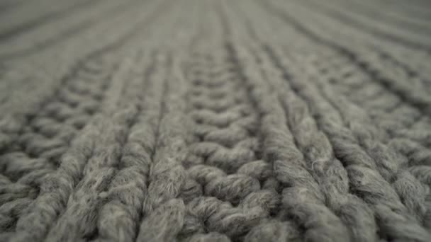 Detailní šedá tkanina pletená textura pozadí — Stock video