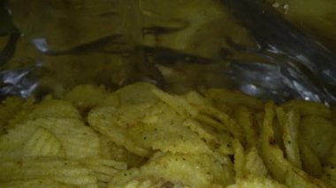 Paketteki çiplerin yakın çekim görüntüsü