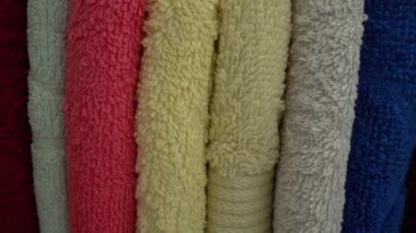 Kapat - Renkliler havlu yığını