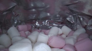 Makro çekim bir paket içinde yumuşak küçük şekerlemeler