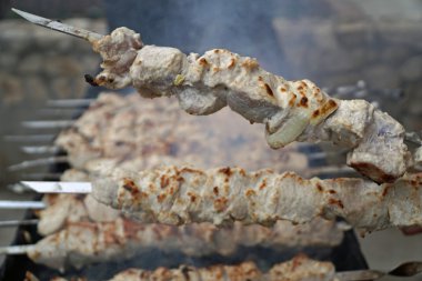 Lezzetli et şiş şiş üzerinde
