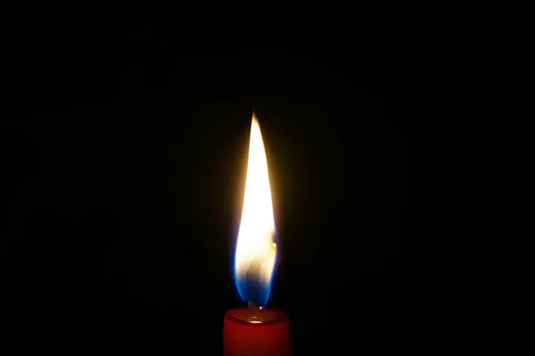 孤立在黑色的蜡烛烧 — 图库照片