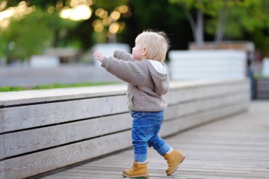 aktif küçük çocuk 