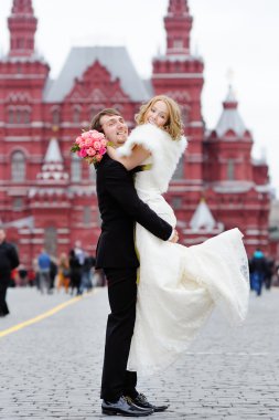 Mutlu damat ve genç güzel gelin