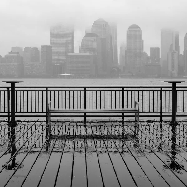 New York City skyline on a rainy day — Stock Photo, Image