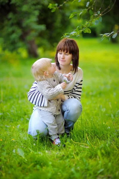 Mother with her toddler son — Stock Photo, Image