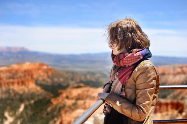 Turist Bryce Canyon Milli Parkı, ABD — Stok fotoğraf