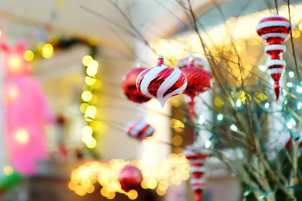 Bush Tree Decorated Red Christmas Balls Detail Courtyard Decorated Winter — Stock Photo, Image