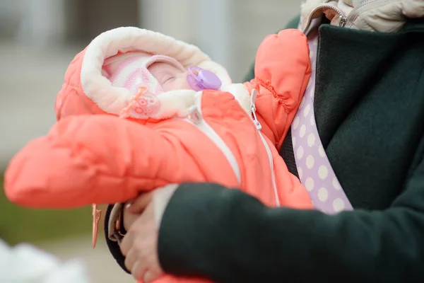 Newborn Baby Girl Her Mother Arms Baby Sleep Quietly Sucks — Stock Photo, Image