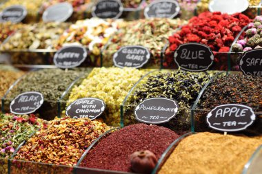 Showcase for sales of tea, herbs and spice on the Grand Bazaar, Istanbul. Traditional turkish kitchen. Authentic gifts from travels by Turkey.