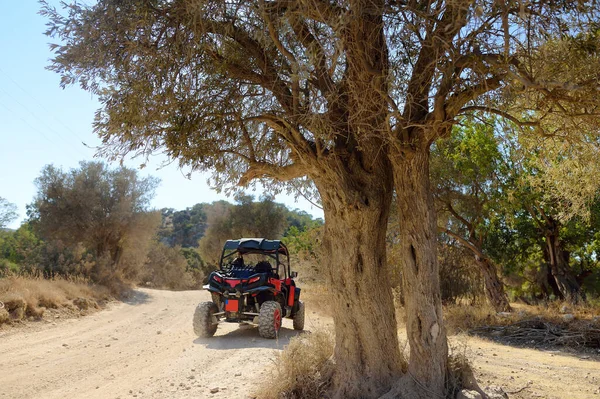 Carro Buggy Nas Colinas Areia Chipre Grego Verão Aventura Livre — Fotografia de Stock