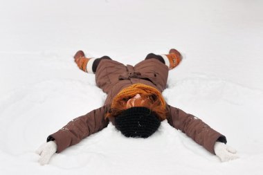 Kış eğlence - kar melek