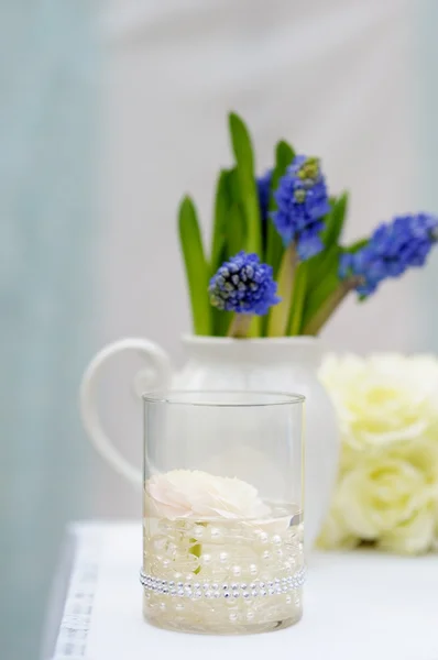 Jar full of pearls as decoration — Stock Photo, Image