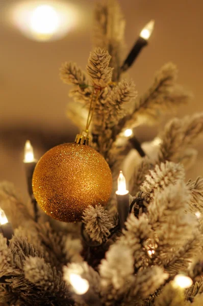 Albero di Natale oro — Foto Stock