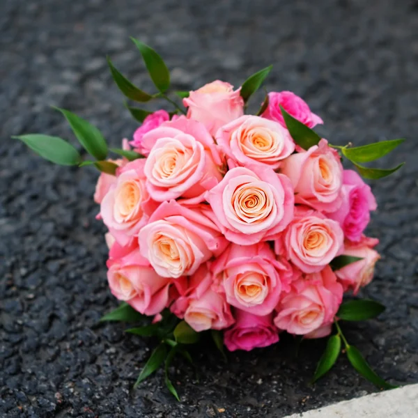 Bonito buquê de flores de casamento — Fotografia de Stock