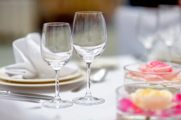 Ensemble de table pour fête de mariage — Photo