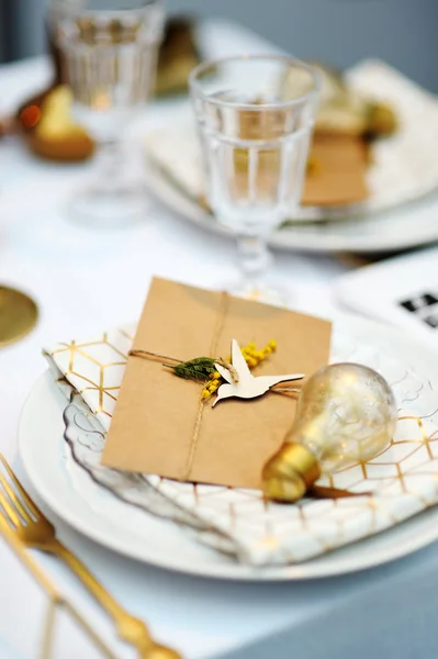 Elegantní zlaté tabulky — Stock fotografie