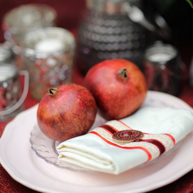 Şık tablo ile doğal nar ayarla