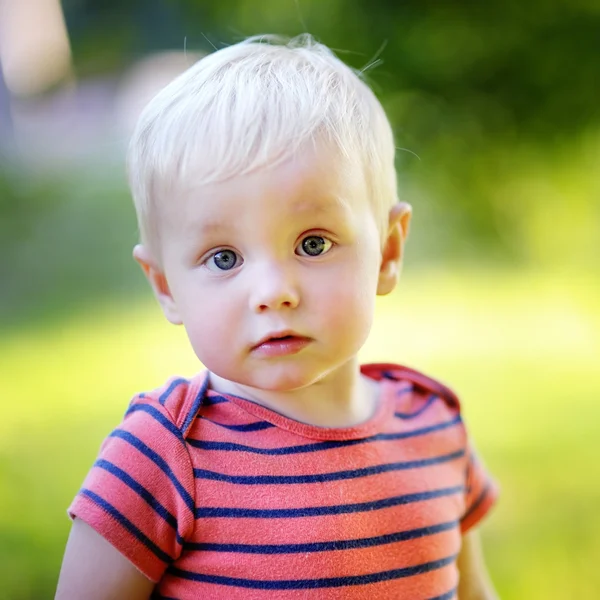 Toddler chłopiec — Zdjęcie stockowe