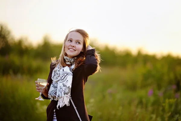 Jovem bonita retrato da menina — Fotografia de Stock