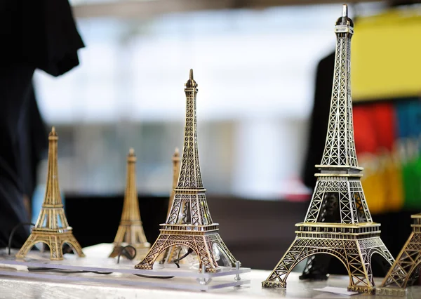 Eiffel tower souvenirer — Stockfoto