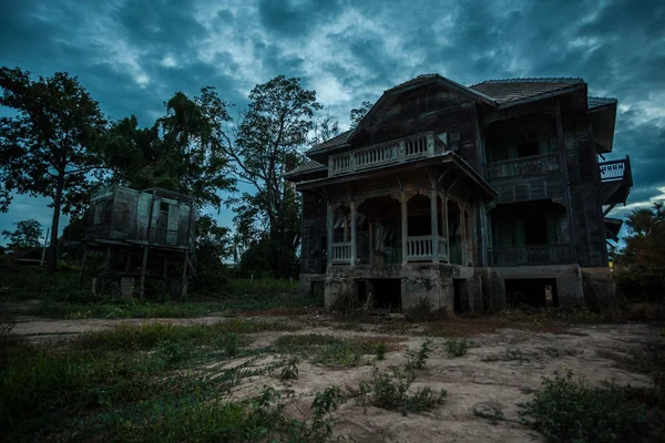 Abandoned old house — Stock Photo, Image