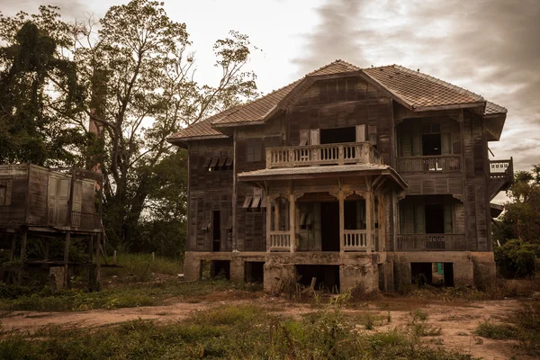 Casa Velha Abandonada — Fotografia de Stock