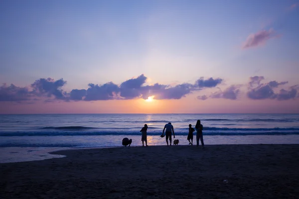 Lever de soleil sur la mer — Photo