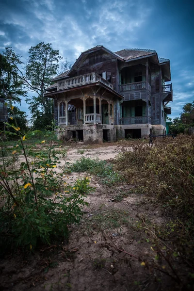 Övergivna gamla hus — Stockfoto